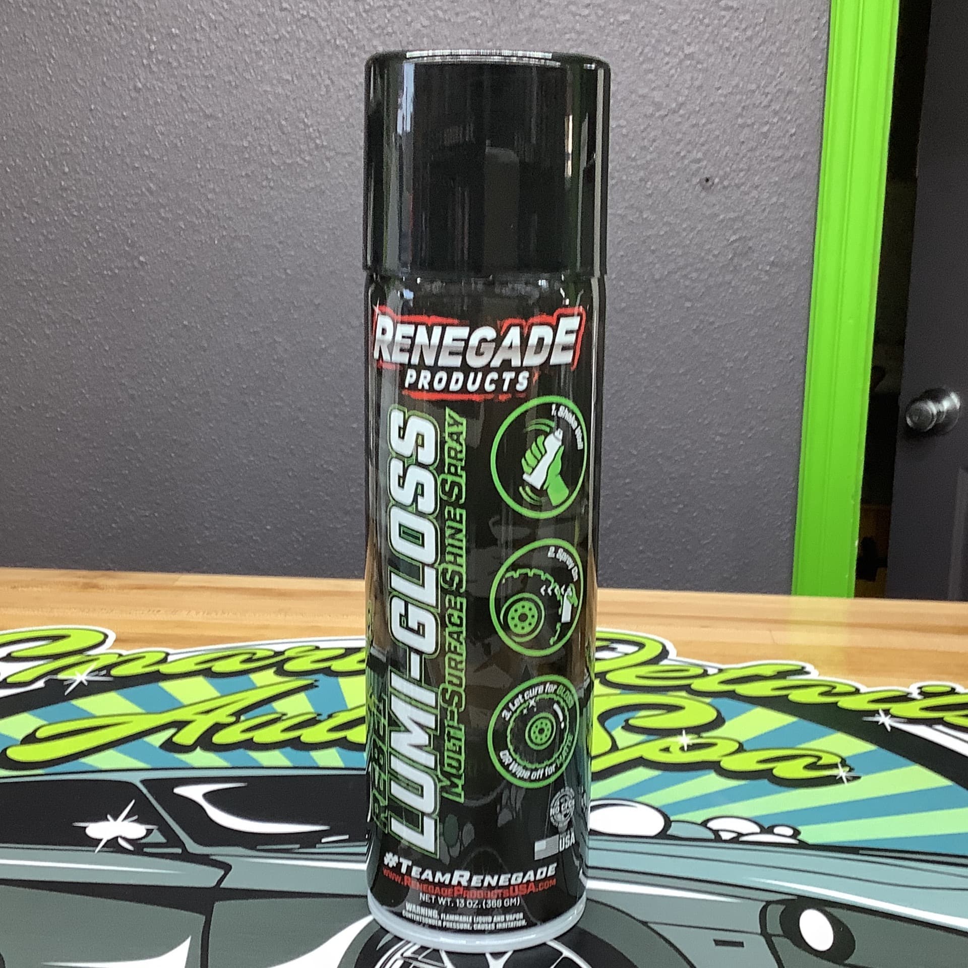 Lumi-Gloss surface shine spray