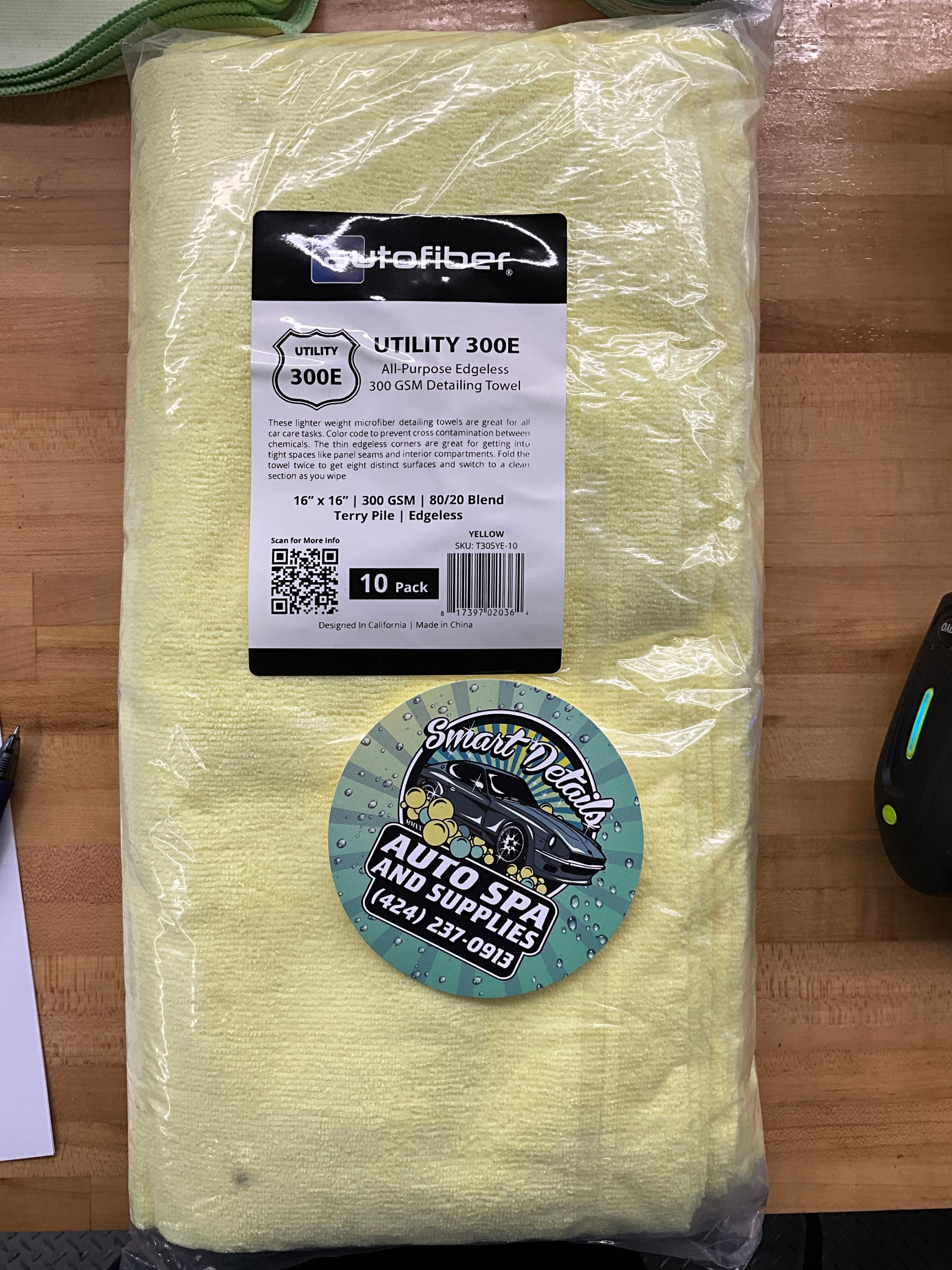 Utility 300E All-Purpose Edgeless Microfiber Towel 16”x16” - 10 pack Yellow